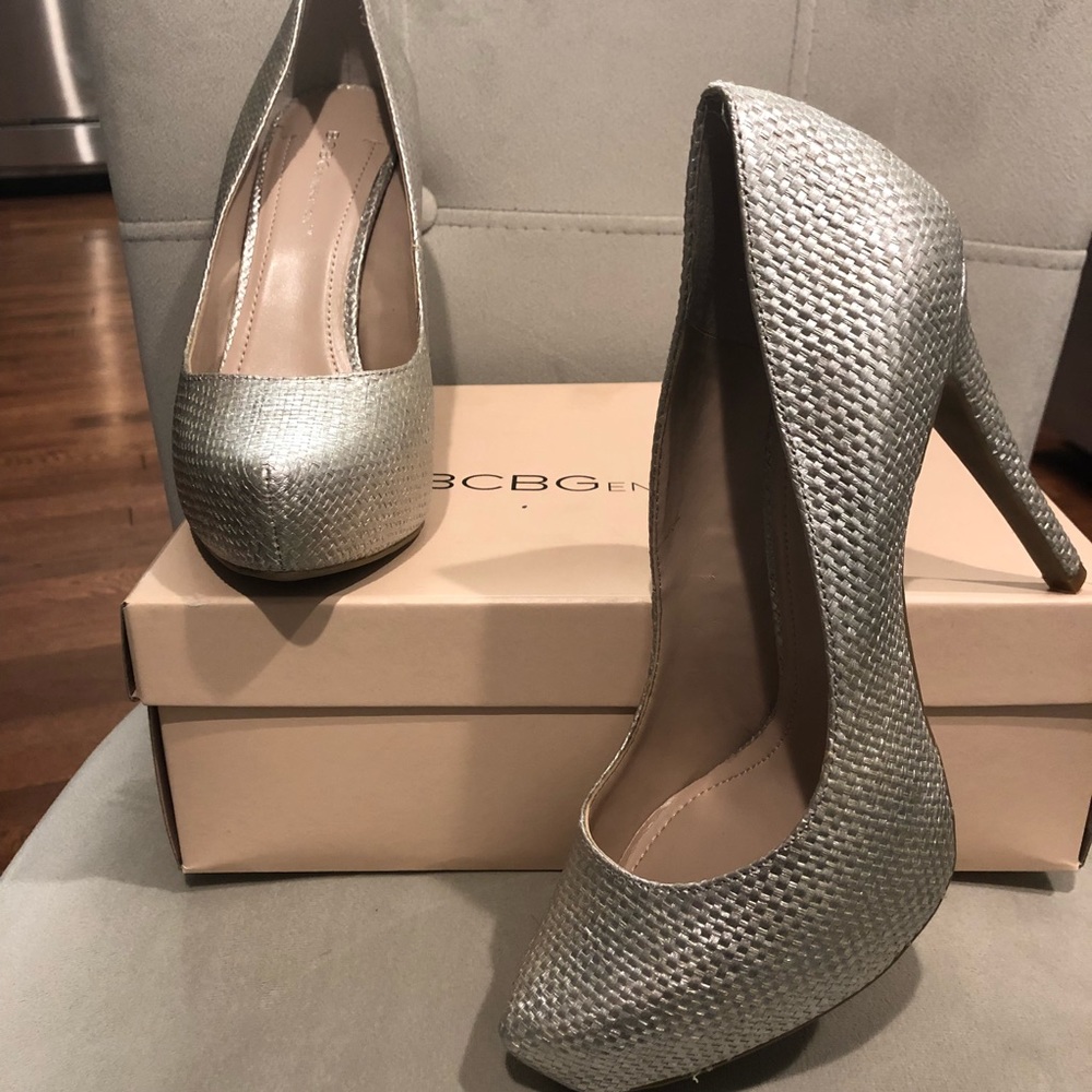 NIB BCBGeneration pumps!